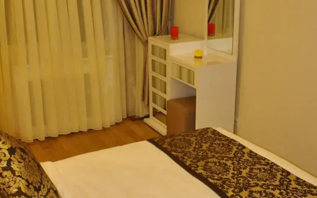 Queen Residence