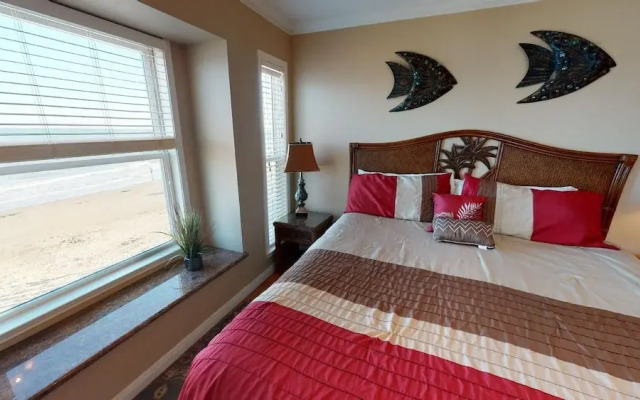 Seascape 1211 2 Bedroom Condo by RedAwning