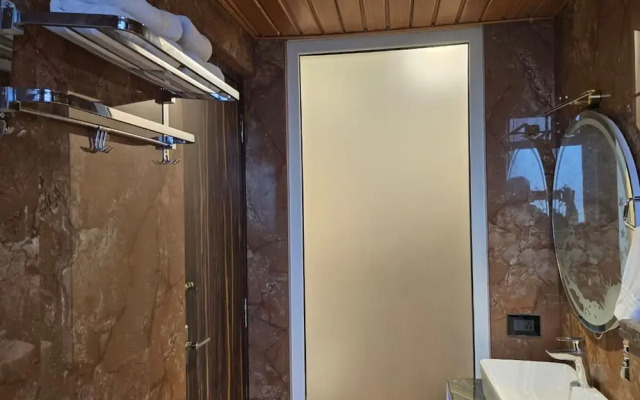 Hotel KHS Landmark Prayagraj - The Boutique Hotel