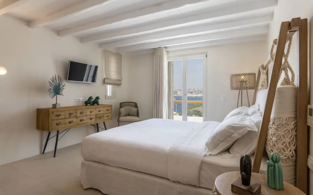 Villa Veneta at Ornos Sea View