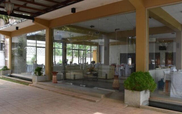 Golden Park Hotel