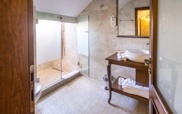 Noblesse Boutique Hotel