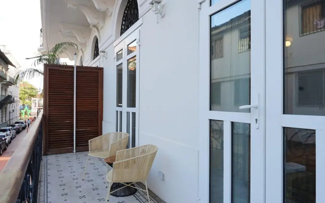 w Beautiful 1BR With Balcony in Casco Viejo