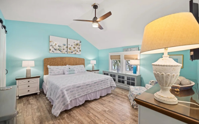 1345 Laurel Grove 3 Bedroom Home by RedAwning