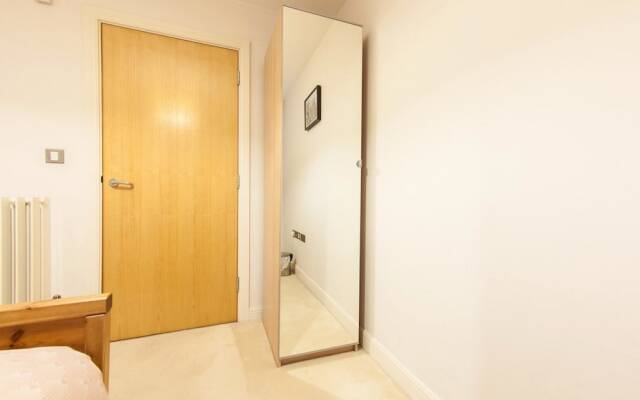 Stunning View Entire Flat Excel Canary Wharf - Sleeps 4