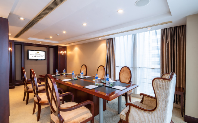 Regal Plaza Hotel & Residence Waigaoqiao