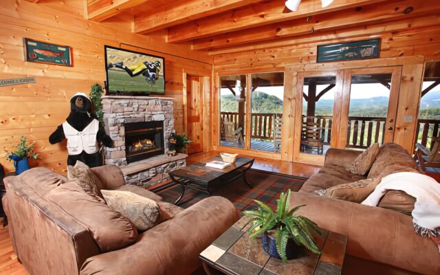 Hullabaloo - Four Bedroom Cabin