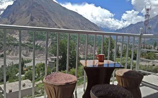 Hunza Lounge