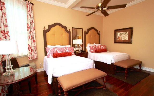 La Mer Hotel & Dewey House