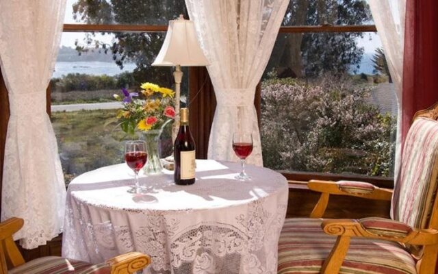 Headlands Inn Bed & Breakfast