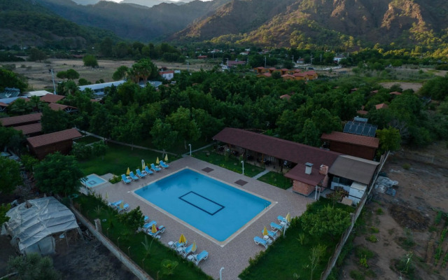 Apella Hotel