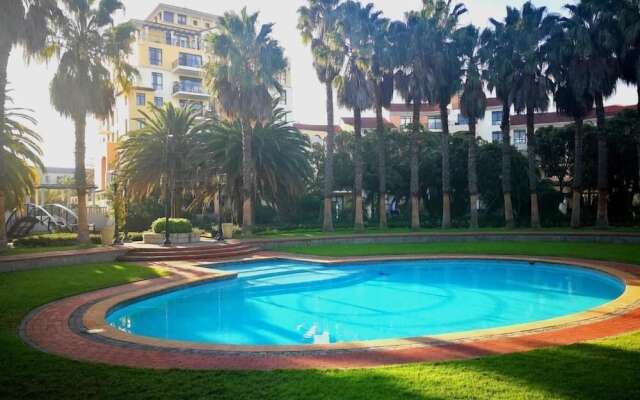 Luxurious Apartment in Century City