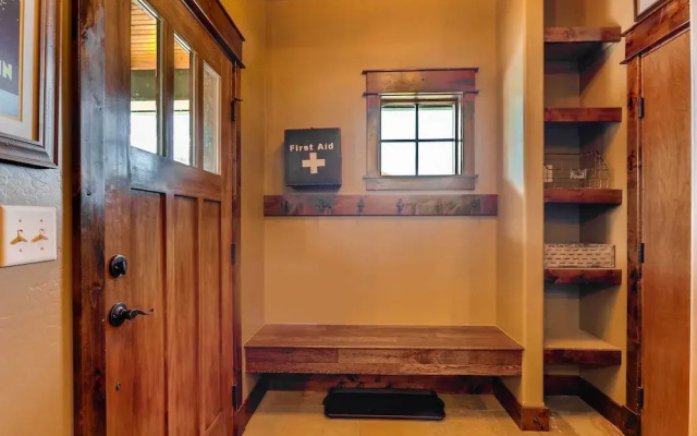 Dog-friendly Cabin in the Heart of Grand Lake! - фото 3