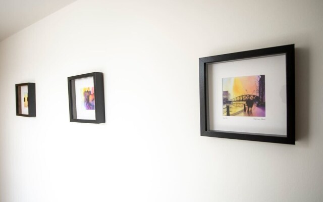 Modern 1BR Home in Vibrant Leith Area