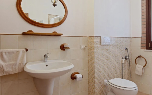 Inviting Farmhouse In San Venanzo With Garden