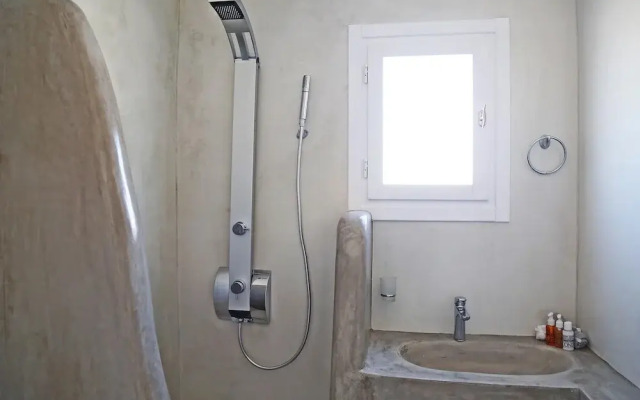 8 Keys Residence