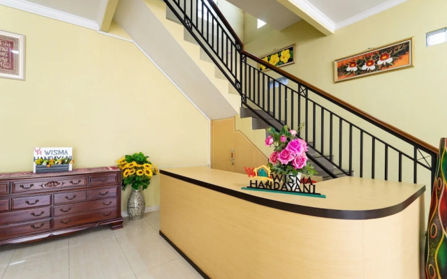 Wisma Handayani Syariah by OYO Rooms