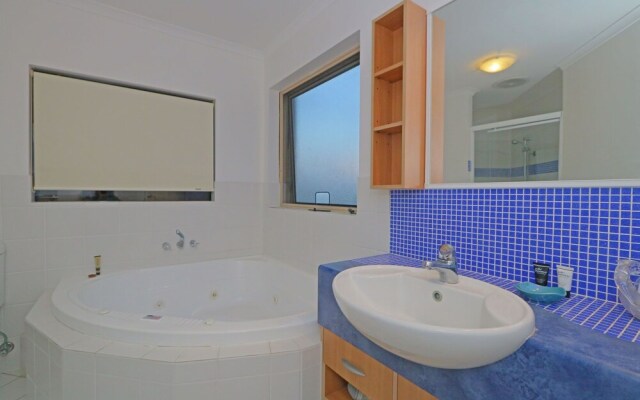 Pacific Royale Penthouse 311