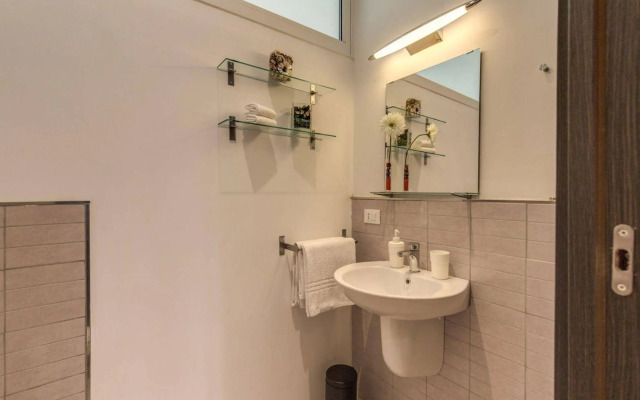 Italy Rents Colosseum - Termini