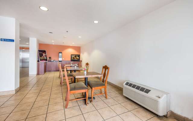 Americas Best Value Inn & Suites Brunswick