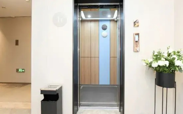 Yijia Hotel (Tianjin Jinnan Aeon Mall New National Convention and Exhibition Center)