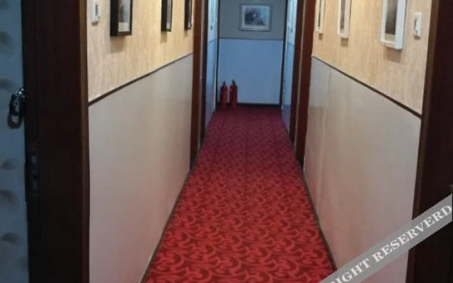 Qujing Hotel
