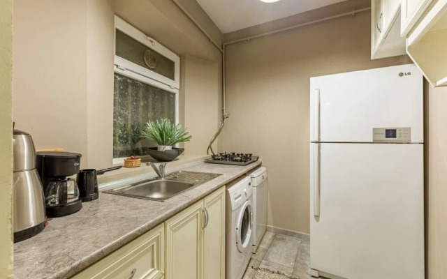 Charming Flat Near Taksim Square in Cihangir