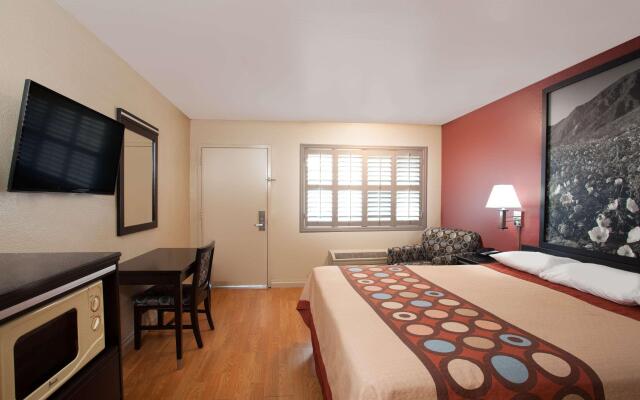 Motel 6 Pasadena, CA – Old Town Pasadena Area