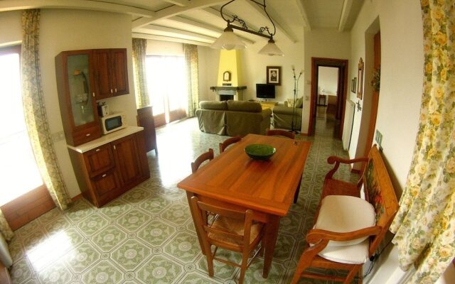 Villa with pool and beautiful lake view