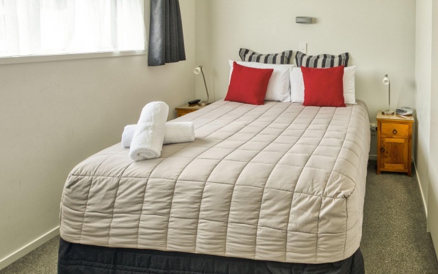 Ika Nui Taupo – Guest Rooms – Taupo