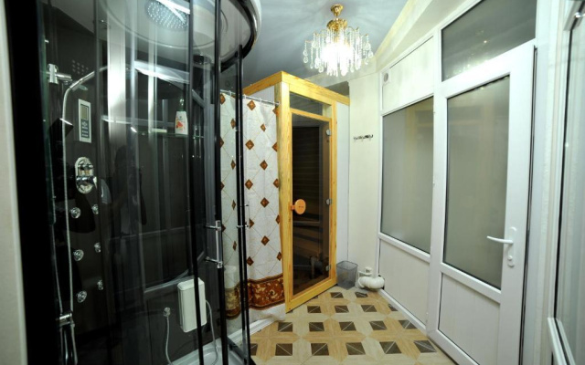 Rich Hotel (Рич)