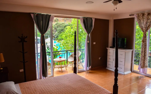 Zoila's Suite Escape