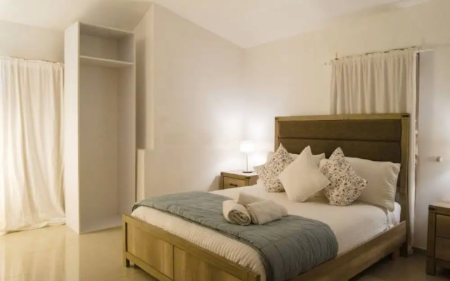 8 Bedrooms Penthouse, Jacuzzi & Private Terrace