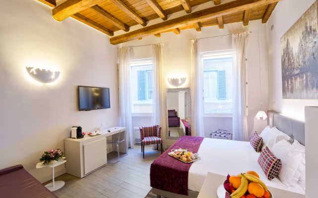 Trevi Palace Luxury Inn