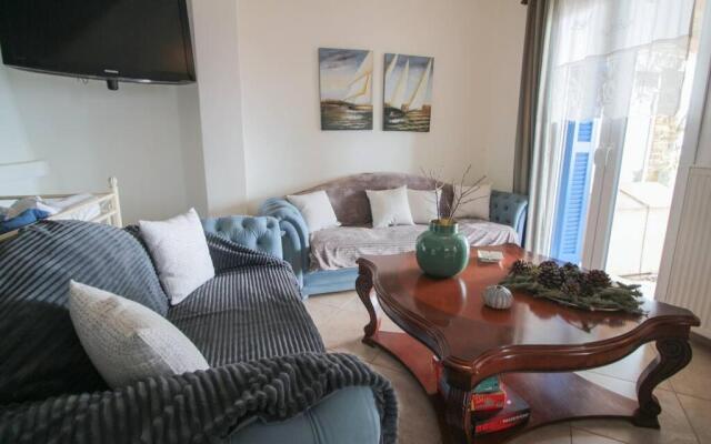 Blue Balcony/SkyView in Tinos - 3BR Home in Arnados