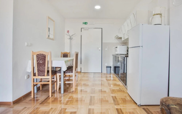 Beautiful Apartment in Vir With Wifi and 2 Bedrooms