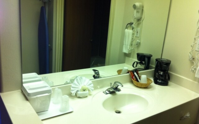 Airport Inn Hotel