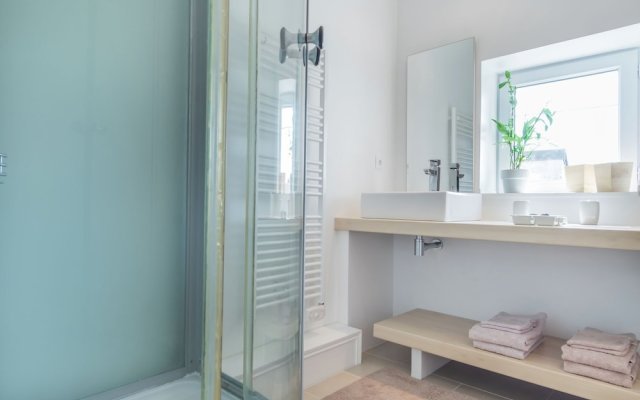 Luxury Holiday Home With Lawn in Beaumont-en-véron Near Chinon