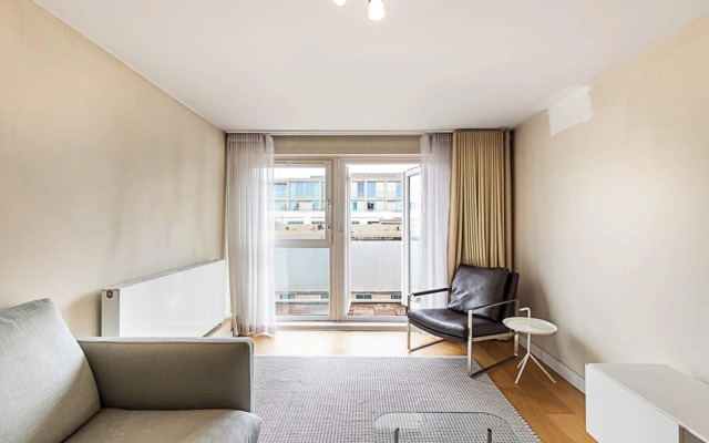 Modern Apartment With Balcony