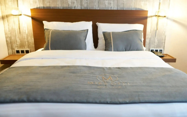 Mira Otel Alsancak