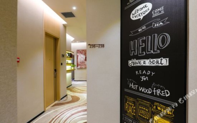 Longquan Hotel – Guest Rooms – Haikou