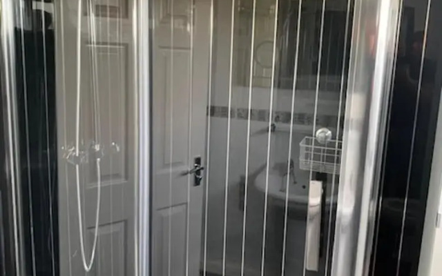 Impeccable 3-bed House in Birmingham