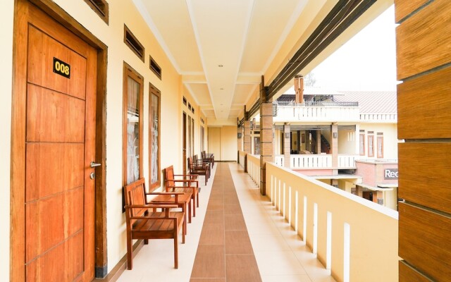 OYO 1080 Sm Bromo Hotel