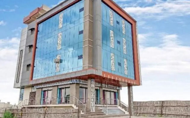 OYO Flagship 80515 Hotel Shivam Palace