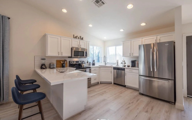 Scottsdale Sahuaro 4 Bedroom Home by RedAwning