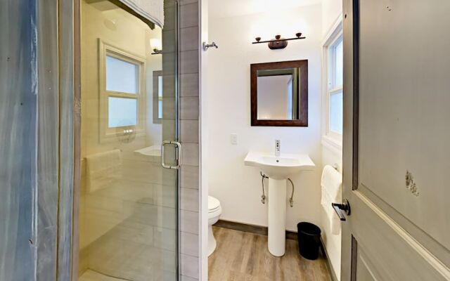 4093 Manzanita Ave Cabin Unit 2