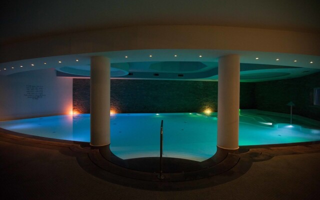 Tata-o Family Spa & Resort