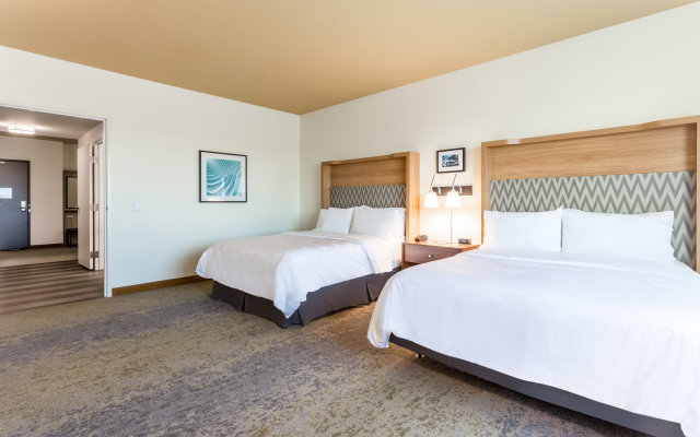 Holiday Inn & Suites Cedar Falls - Waterloo Event Ctr, an IHG Hotel