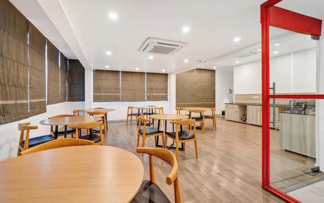 Hotel Woodland Suites Near Delhi Airport