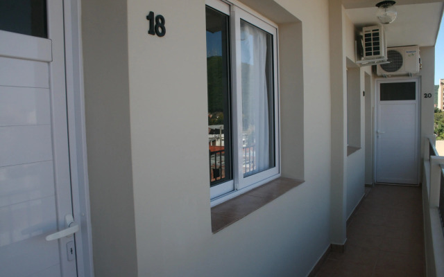 Ref Apart Hotel